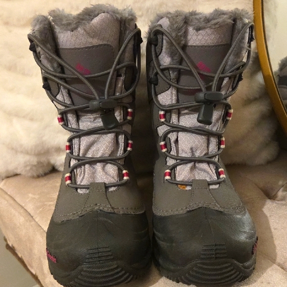 Columbia Grey Winter Boots with Pink Logo - Picture 1 of 13
